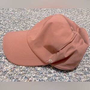 Lululemon fast and free running hat with bicolor visor, never worn NWOT